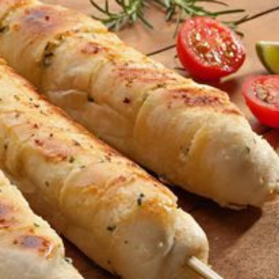 Espetinho de Pão de Alho (Santa Massa)